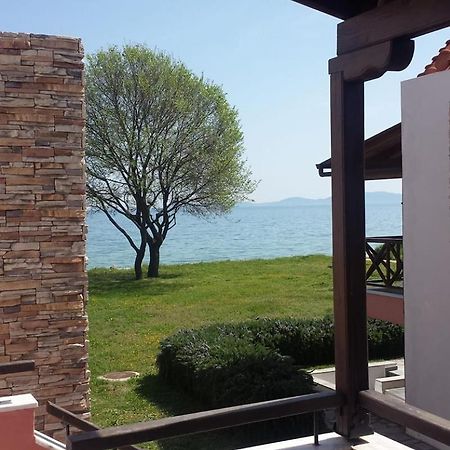 Beachfront Stylish Maisonette In Ierissós Ngoại thất bức ảnh