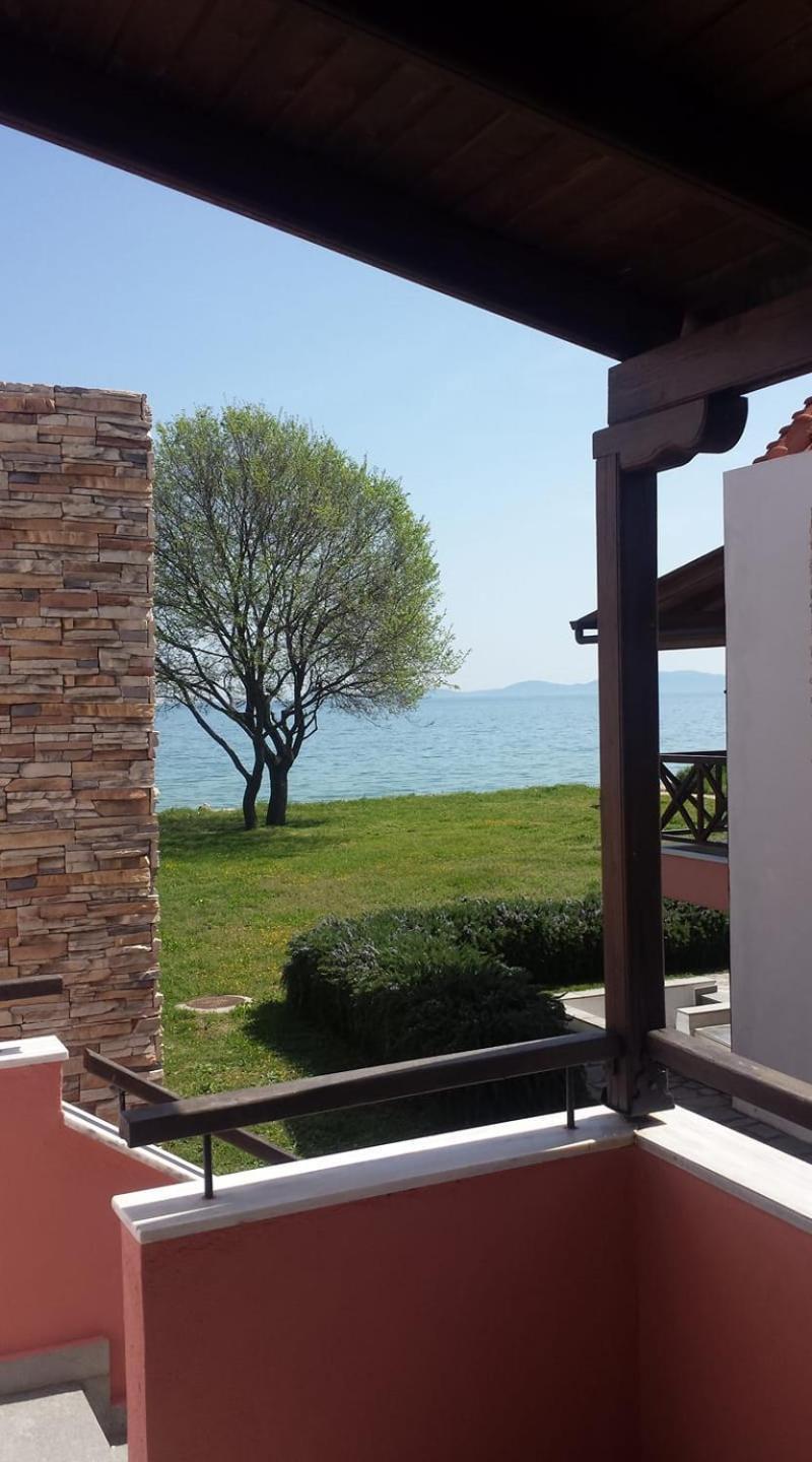 Beachfront Stylish Maisonette In Ierissós Ngoại thất bức ảnh