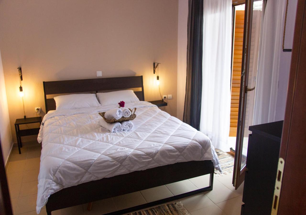 Beachfront Stylish Maisonette In Ierissós Ngoại thất bức ảnh