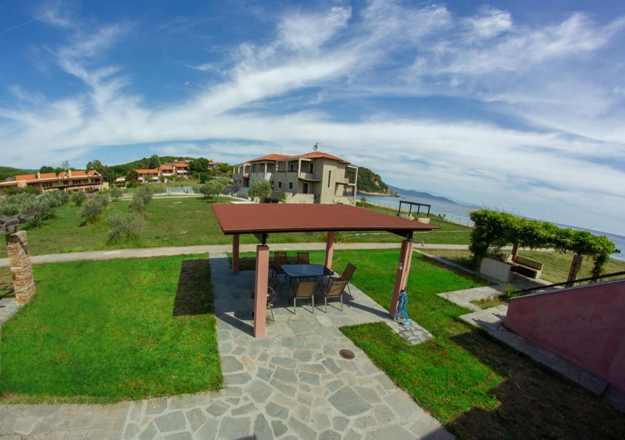 Beachfront Stylish Maisonette In Ierissós Ngoại thất bức ảnh