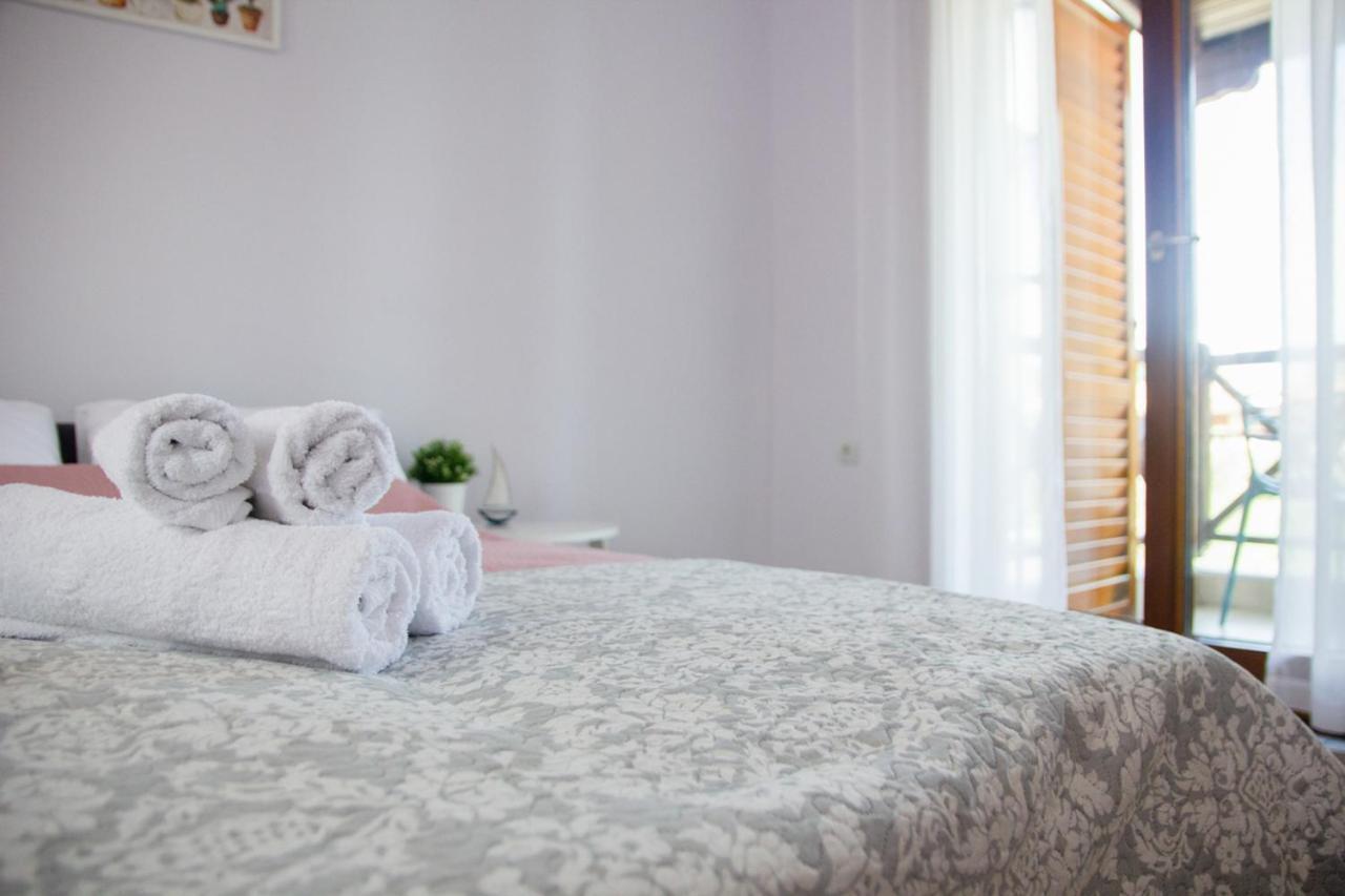 Beachfront Stylish Maisonette In Ierissós Ngoại thất bức ảnh