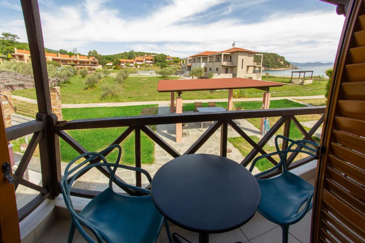 Beachfront Stylish Maisonette In Ierissós Ngoại thất bức ảnh