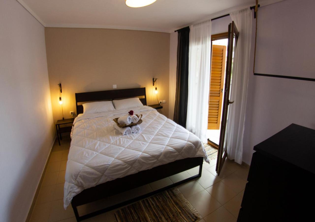 Beachfront Stylish Maisonette In Ierissós Ngoại thất bức ảnh