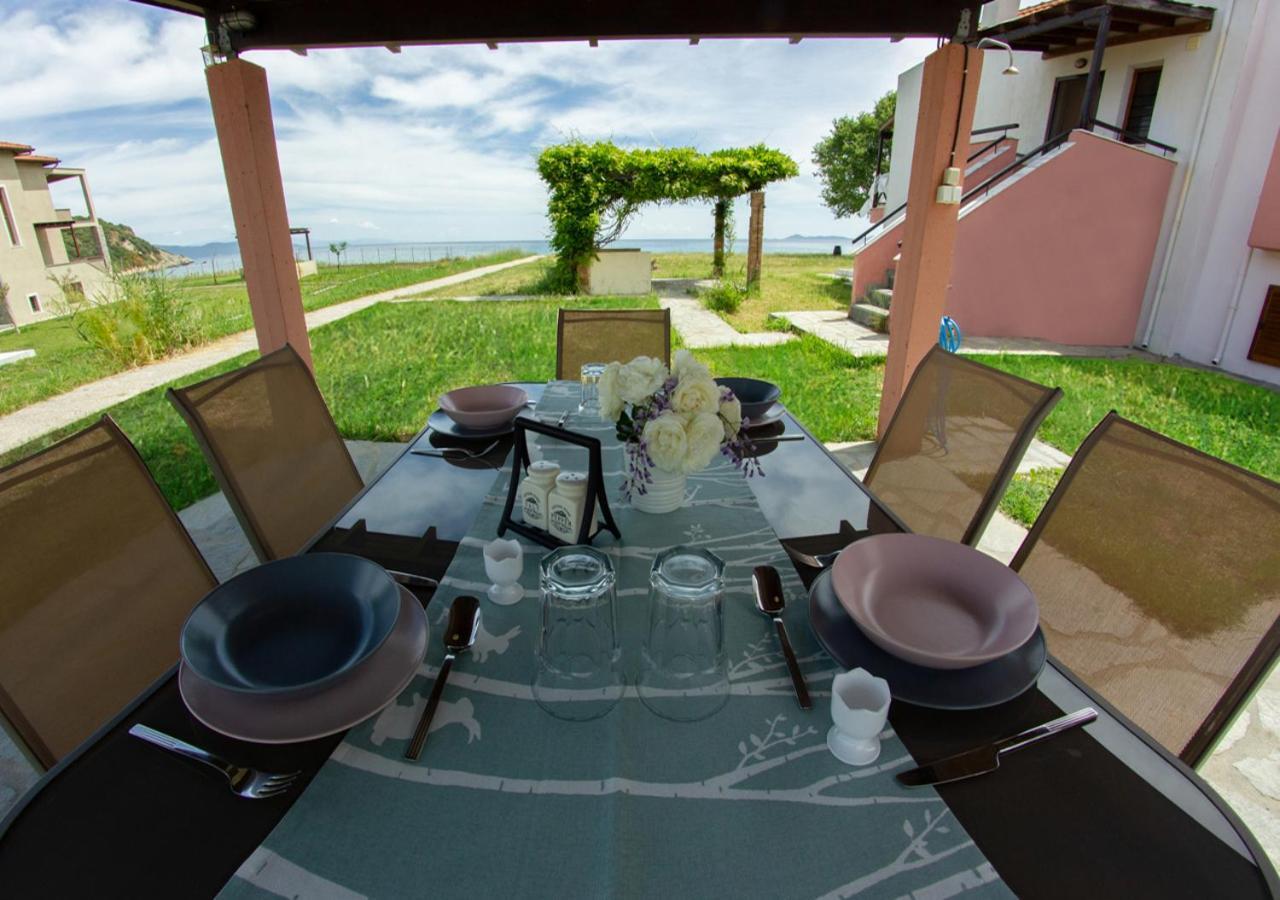 Beachfront Stylish Maisonette In Ierissós Ngoại thất bức ảnh