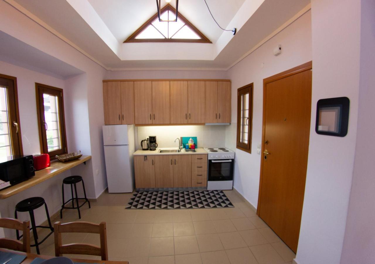 Beachfront Stylish Maisonette In Ierissós Ngoại thất bức ảnh